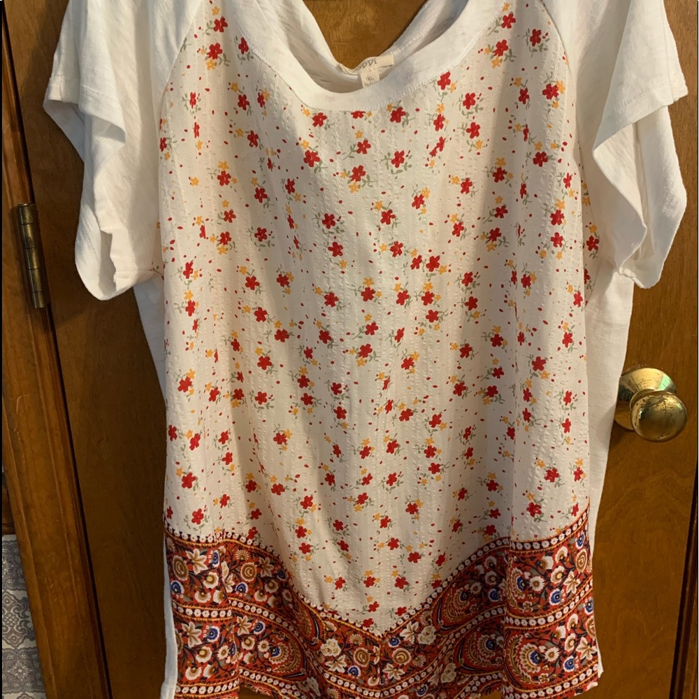 NWOT Floral top
